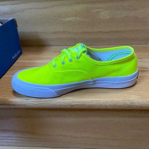 Keds Women's Surfer Neon Canvas Sneaker, Size: 6.5 - Picture 4 of 5